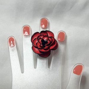Anillo cuero natural rojo y cristales onix negros #18